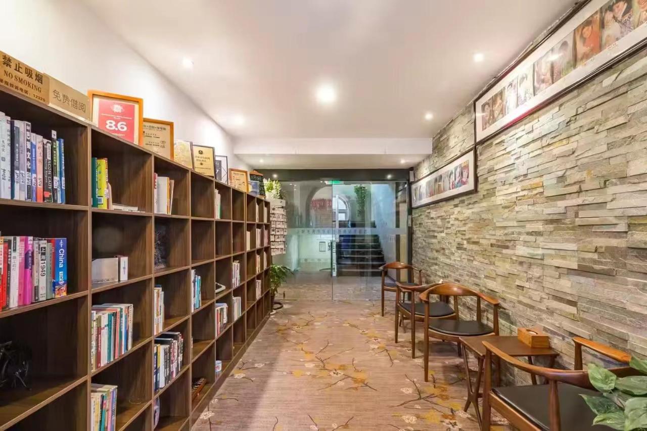 Time Traveller Hotel - Near Beijing Lama Temple, The Imperial College, Ghost Street, Beihai Park, Jingshan Park, Drum Tower, Houhai Bar Street, Tian'Anmen Square, Located In Beijing Traditional Hutongs, 5 Minutes Away From Beixinqiao Metro Station Exterior photo