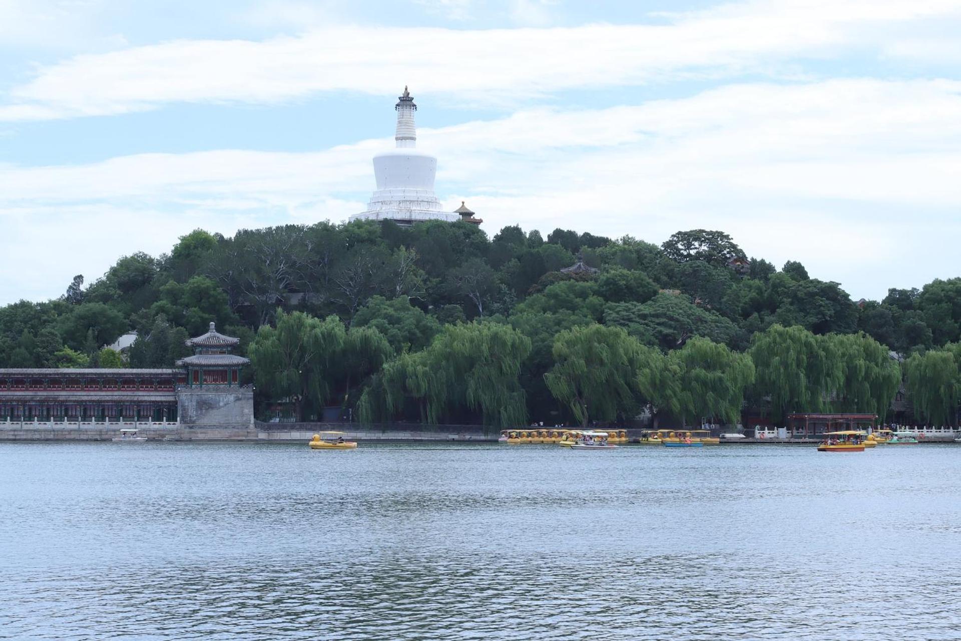 Time Traveller Hotel - Near Beijing Lama Temple, The Imperial College, Ghost Street, Beihai Park, Jingshan Park, Drum Tower, Houhai Bar Street, Tian'Anmen Square, Located In Beijing Traditional Hutongs, 5 Minutes Away From Beixinqiao Metro Station Exterior photo